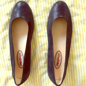 Navy blue Italian ballet flats by Melluso